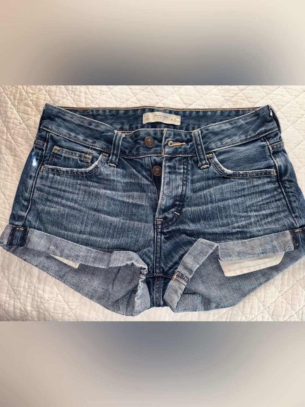 Abercrombie & Fitch Button-Fly Denim Shorts size 0 Women’s Medium Wash Beach